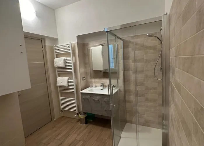 Residenza Pezzani Affittacamere 4*