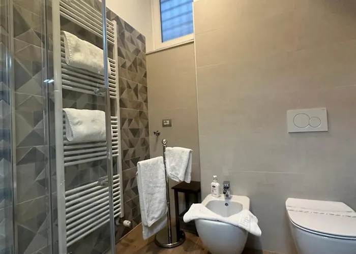 Residenza Pezzani Affittacamere 4*