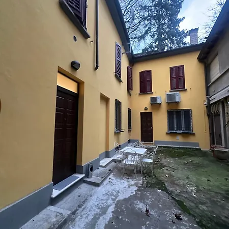 Residenza Pezzani ゲストハウス パルマ