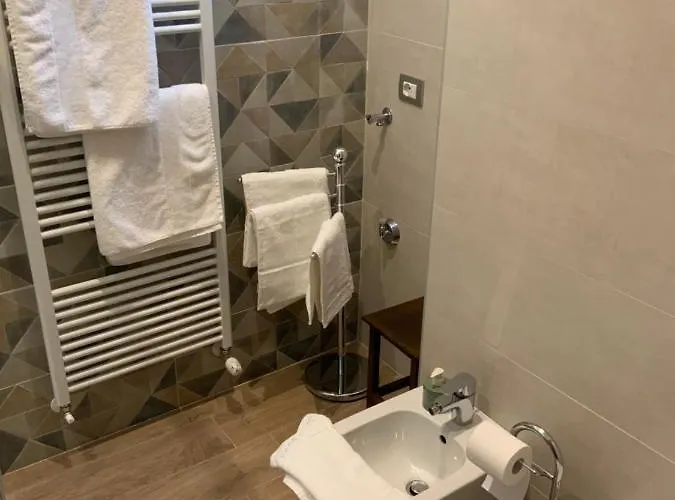 Residenza Pezzani 招待所 帕爾馬